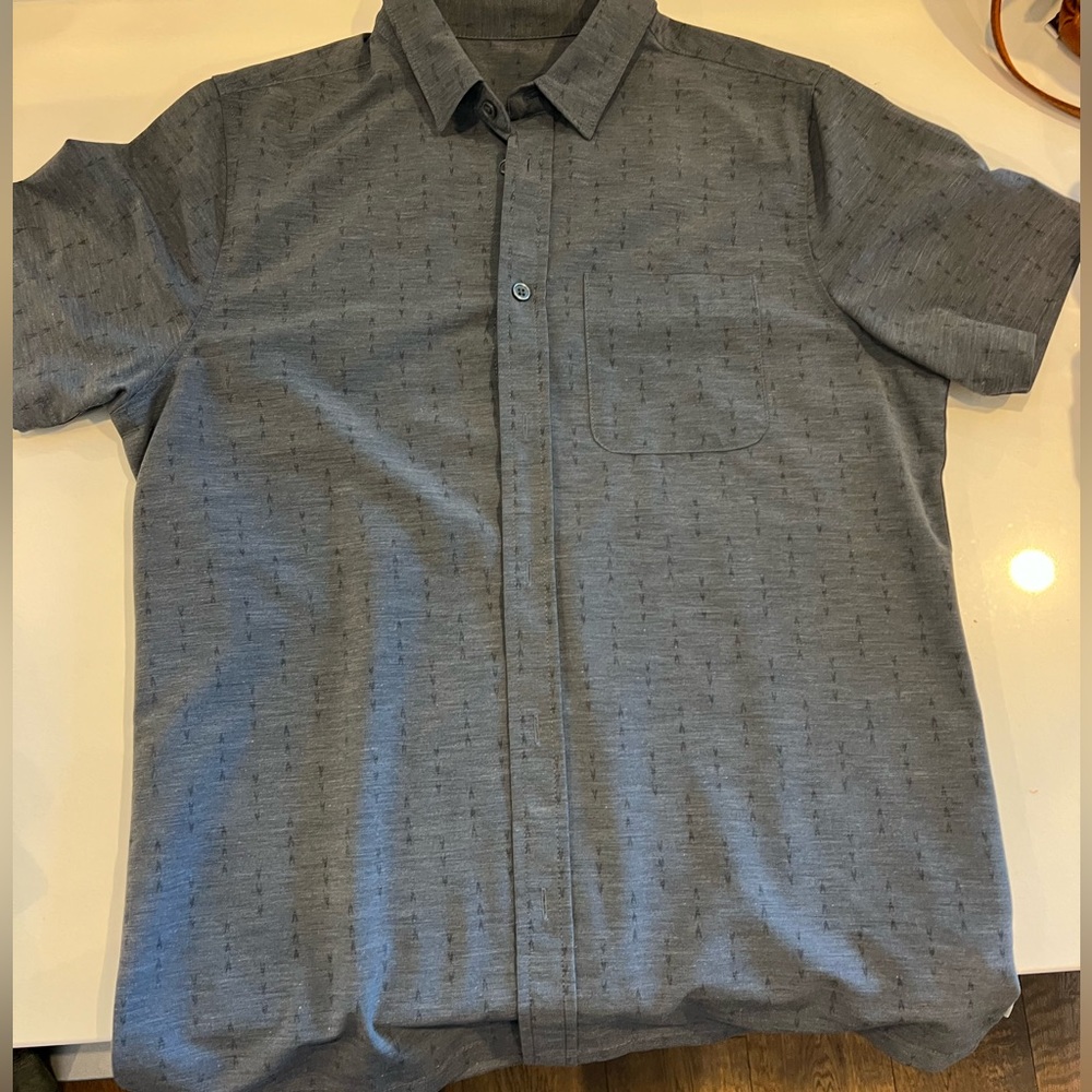 Vuori Gray Short Sleeve Button-Down Shirt
